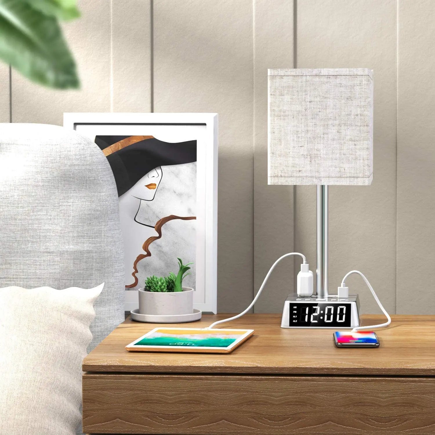 Table Lamp, 4 USB Ports &amp; AC Power Outlets, Alarm Clock - Crazy_GadgetTable Lamp, 4 USB Ports &amp; AC Power Outlets, Alarm ClockCrazy_Gadget